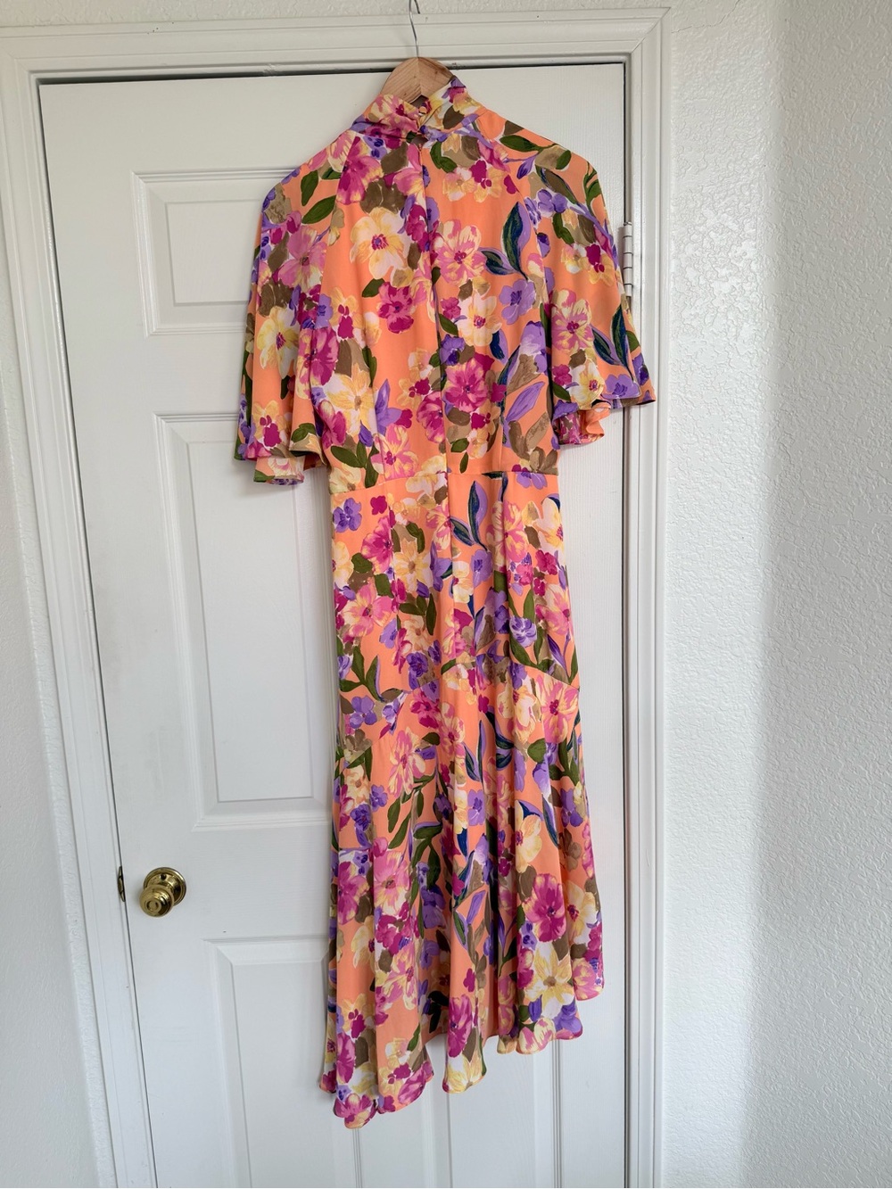 Maggy London Elegant Peach Floral Maxi Dress with Purple & Pink Blooms 16 - Picture 6 of 6